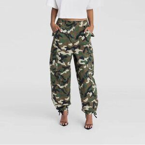 NWT KBB by Kahlana x Target "The Cargo Jogger" Mid-rise Straight leg - Camo